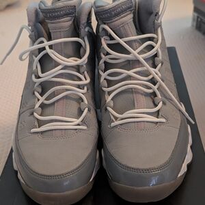 Jordan Men's Cool Grey Retro Basketball Sneakers
